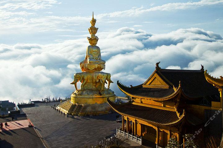 成都全景5日游（蜀国成都、峨眉山乐山大佛、都江堰青城山、街子古镇；VIP一站式服务、赠送川剧变脸+特色火锅）